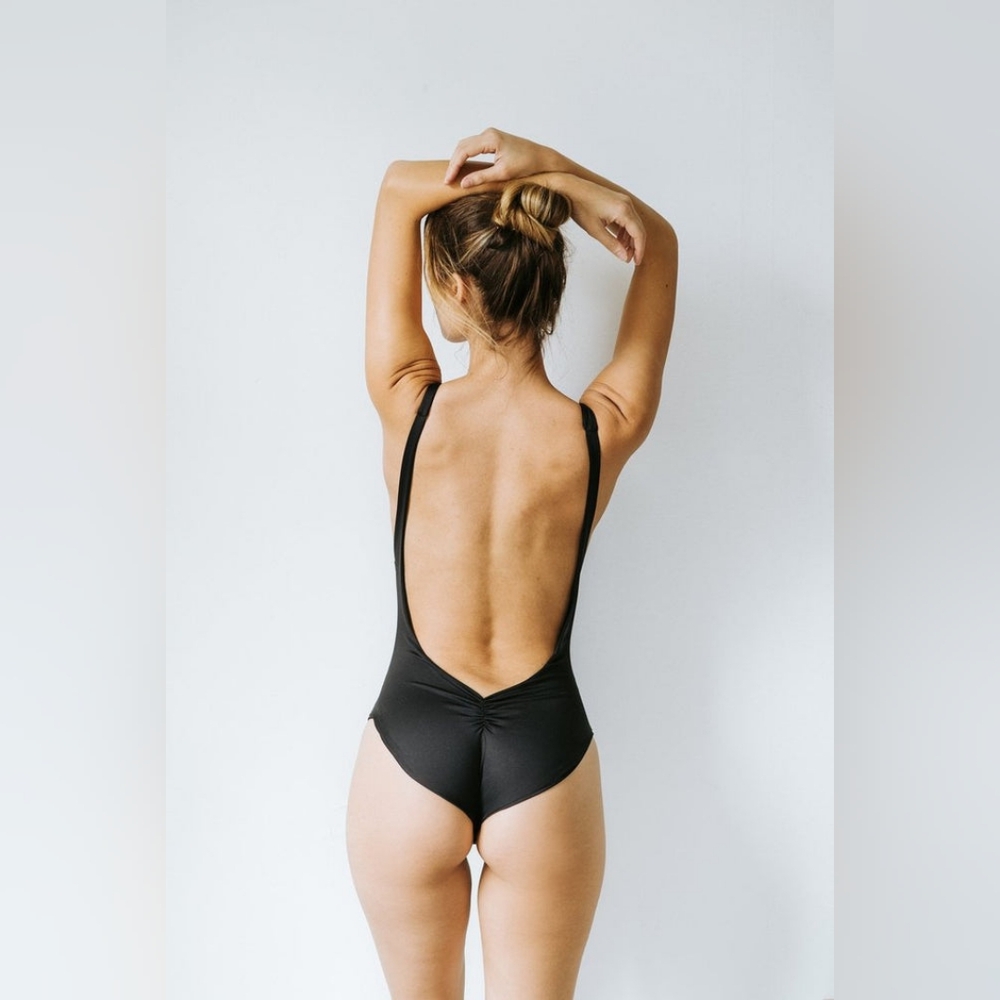Londre minimalist size small black